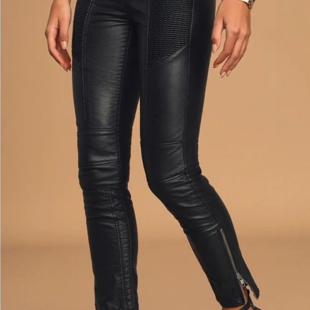 Free People Kaelin Moto Skinny Jeans Sz 6. Black vegan leather.